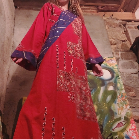 Vintage 1970's Indian caftan w/ gilded beading & embroidery - Picture 4 of 15